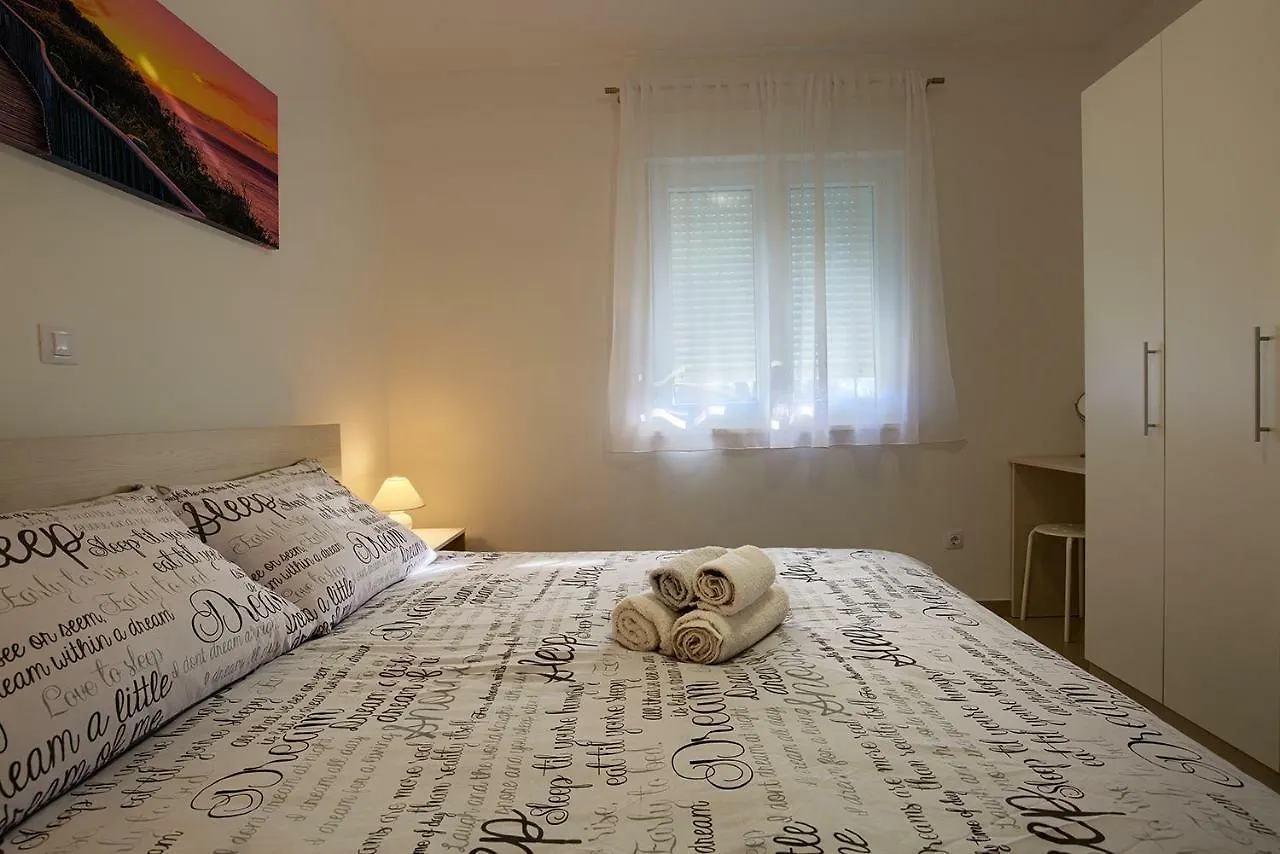 Appartement Lamalu Ližnjan Kroatië