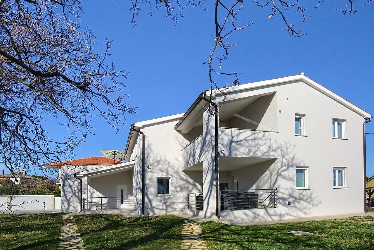 Apartment Lamalu Ližnjan